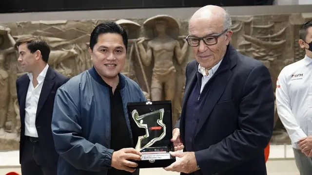 Menteri BUMN Erik Thohir - CEO Dorna Sports Carmelo Ezpeleta - MotoGP