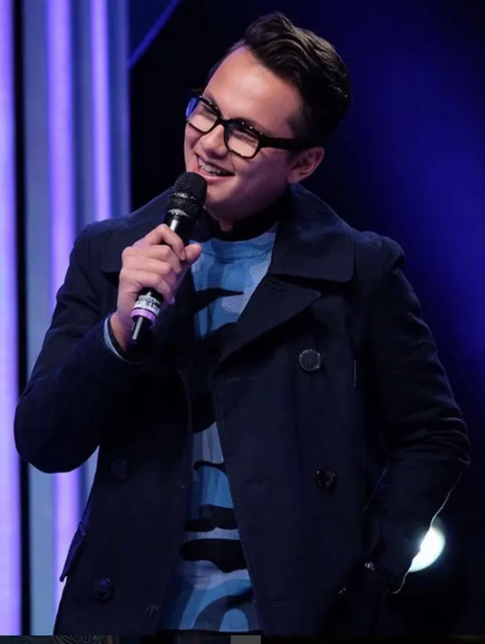 Baru saja menang sebagai Host Paling Inbox dalam ajang Inbox Awards 2016, Andhika mengaku selalu ajarkan anak-anaknya agar selalu bisa akur. Dia dan Ussy juga sudah mengajarkan ketiga anaknya untuk menyayangi calon adiknya. (Instagram/andhiiikapratama)