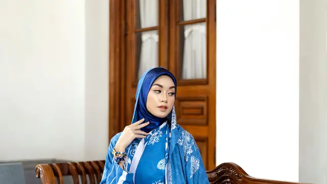 Cara pilih batik sesuai warna kulit (credit: pexeles/Hadi Saerani)