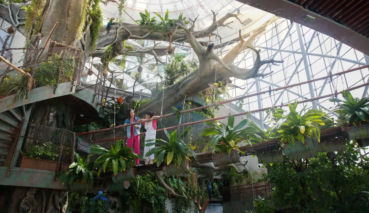 Marsha Timothy dan Jizzy, putrinya, menjadi bintang iklan kampanye wisata terbaru Dubai. (dok. DET)