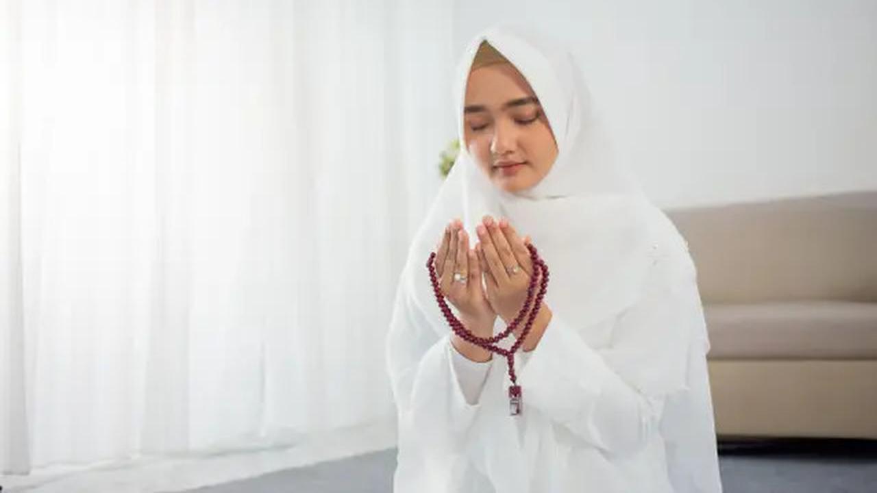 Berdoa Tanpa Tahu Maknanya, Bolehkah? Simak Penjelasan Buya Yahya