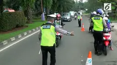 Motor-motor ini berputar arah menghindari operasi patuh kepolisian. Ada juga yang nekad lawan arah agar terhindari dari pemeriksaan polisi