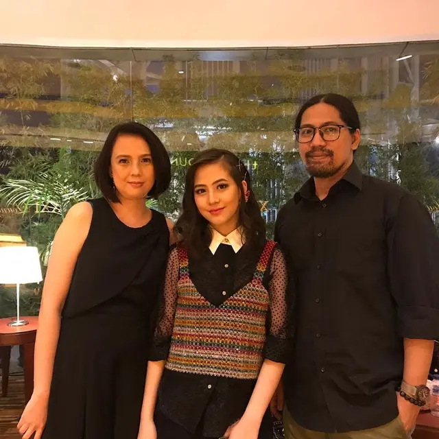 6 Potret Kompak Zara Adhisty dan Ibunya, Bak Kakak Beradik