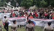 Studi Demokrasi Rakyat (SDR) dan kelompok mahasiswa dan pemuda berunjuk rasa di Gedung Merah Putih KPK, Kuningan, Jakarta Selatan (Istimewa)