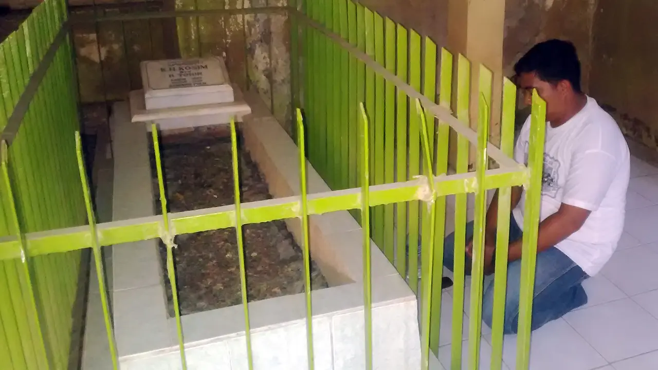 2 Makam Keramat di Kampung Pulo Terancam Kena Gusur