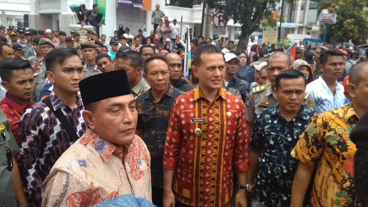 Gubernur Sumut Edy Rahmayadi temui pendemo