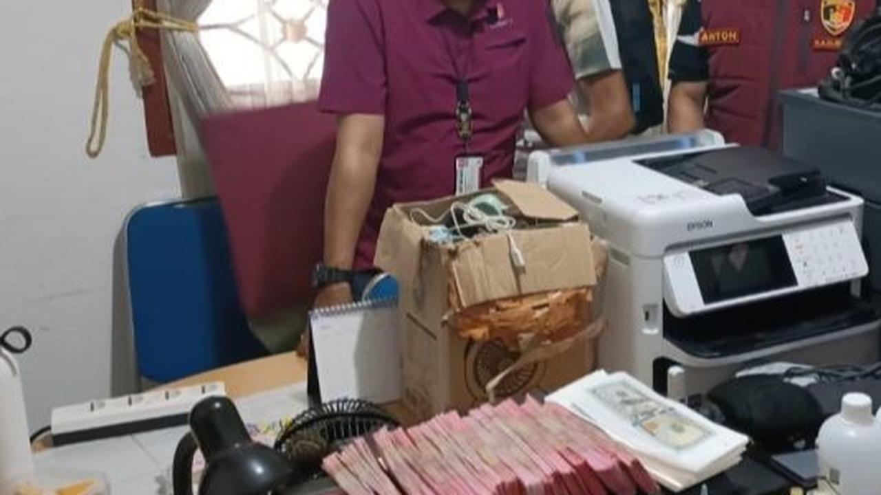pabrik uang palsu di bogor
