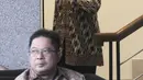 Wakil Ketua Umum Partai Demokrat, Nurhayati Ali Assegaf menuruni tangga seusai menjalani pemeriksaan di gedung KPK, Jakarta, Selasa (26/6). Nurhayati diperiksa sebagai saksi  dalam kasus korupsi proyek e-KTP. (Merdeka.com/Dwi Narwoko)