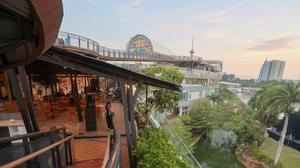 Destinasi Kuliner dengan Panorama Danau di Kawasan Senayan