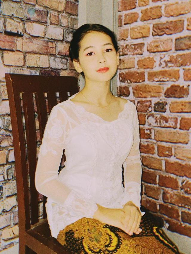 6 Potret Pemain Wanita Dari Jendela SMP Syuting Pakai Kebaya, Curi Perhatian