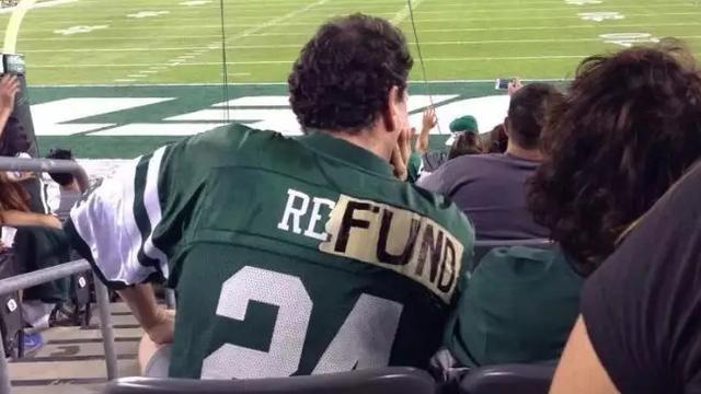 10 Nama Punggung Nyeleneh di Baju Jersey Ini Bikin Geleng Kepala