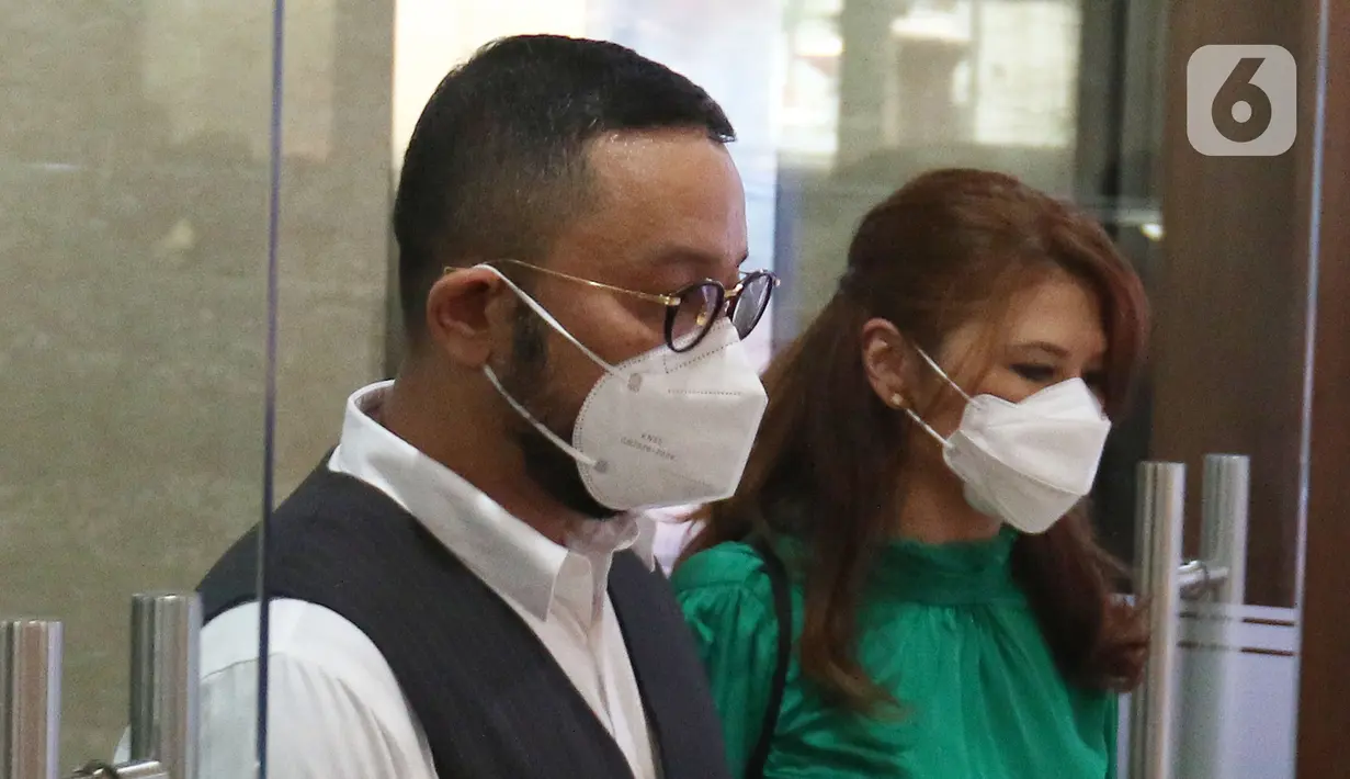 Artis Tamara Bleszynki saat tiba di Bareskrim Polri, Jakarta, Selasa (12/10/2021). Tamara membuat laporan ke Bareskrim Polri terkait kasus bisnis dengan kerugian mencapai belasan miliar rupiah. (Liputan6.com/Herman Zakharia)