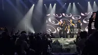Konser Blue di Jakarta, Hangat dengan Nostalgia dan Karya Anyar