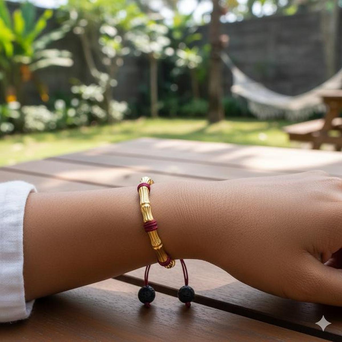10 Model Gelang Emas Bambu Kombinasi Batu Alam, Perpaduan Etnik Modern Elegan