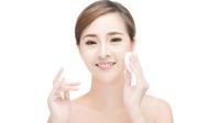 Jangan sampai kesibukan sehari-hari membuat Anda lupa merawat kulit wajah. Cari tahu 5 kiat merawat wajah yang simpel, yuk!