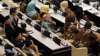 Anggota DPR RI periode 2019-2024, Tommy Kurniawan mengikuti Sidang paripurna ke-2 MPR RI di Kompleks Parlemen, Senayan, Jakarta, Rabu (2/10/2019). Rapat memiliki agenda mengesahkan jadwal acara sidang dan membentuk fraksi-fraksi dan kelompok Dewan Pimpinan Daerah (DPD). (Liputan6.com/Johan Tallo)