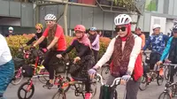 Menyambut bulan suci Ramadan, Brompton Owners Group Indonesia (BOGI) dan Brompton Owners Serpong & Sekitarnya (BOSS) menggelar bersepeda bertema "Gowes Sarung.  (Ist).