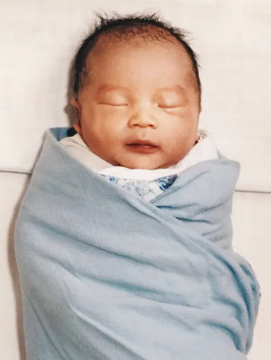 Wajah mungil dan menggemaskan baby Nord ini pastinya sangat menjadi pusat perhatian publik. Terbukti dengan followers di akun instagramnya yang sudah mencapai lebih dari 15 ribu. (Instagram/rinni_w)