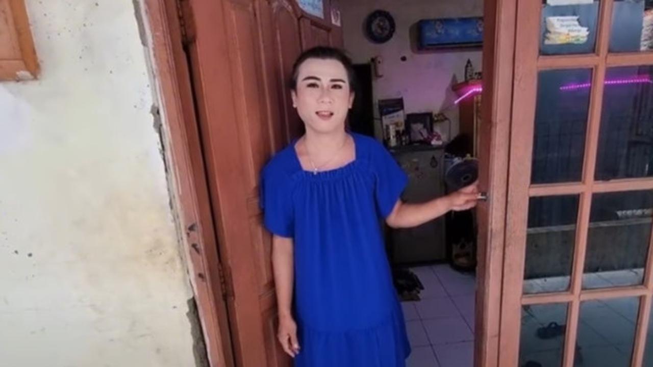 Profesi Sebagai Pengamen, Begini Penampakan Kampung Waria di Bekasi 'Jenuh Ingin Berubah