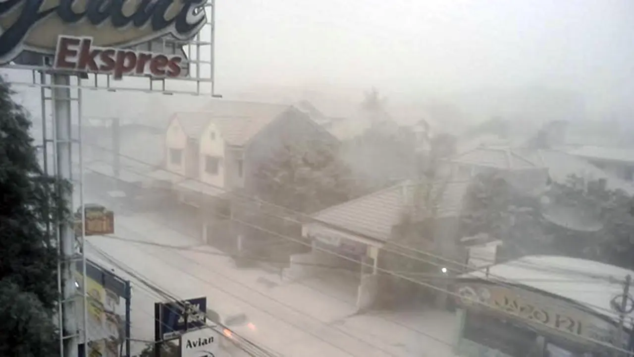 debu-kelud-140214b.jpg