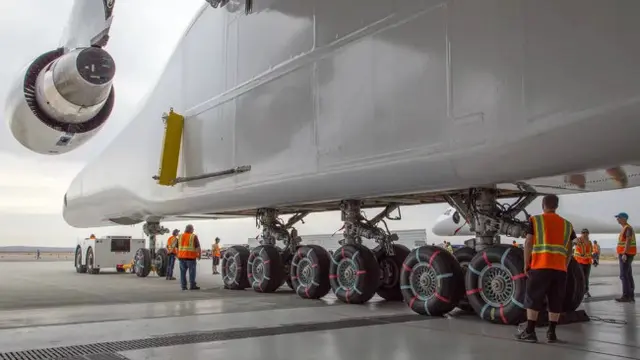 Stratolaunch (1)