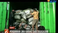 Truk kontainer pengirim barang haram antar provinsi ini disergap polisi saat melintas di Tol Bakahueni Lampung.