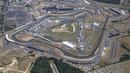 Silverstone Circuit: Sirkuit kebanggaan Inggris ini memiliki panjang total mencapai 5,8 km. Pembuatan dan perawatan sirkuit besar ini memakan biaya hingga 100 juta dollar atau setara dengan Rp1,5 triliun. Trek balap ini dibuat di tahun 1948 diatas bekas pangkalan udara. (Source: bbc.com)