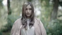 Wanita Sepertiku, Lagu Perdana Tika Pagraky dengan Bahasa Indonesia