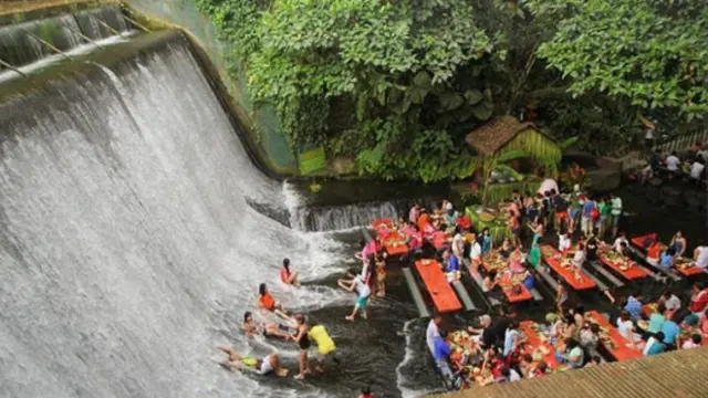Dalam Brankas hingga di Atas Awan, 7 Restoran Unik dengan Tempat Spektakuler