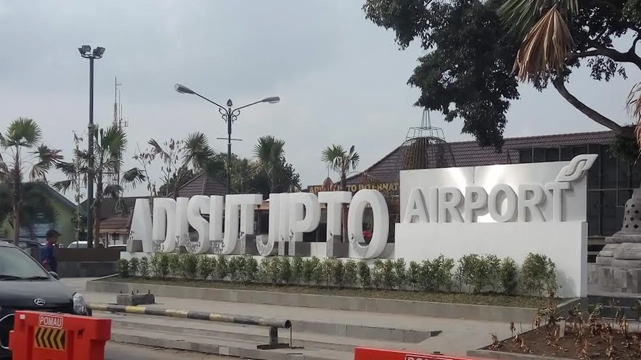 Bandara Adisutjipto