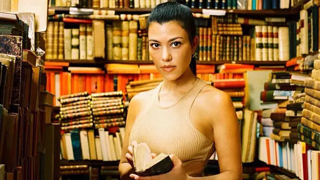 [Bintang] Kourtney Kardashian