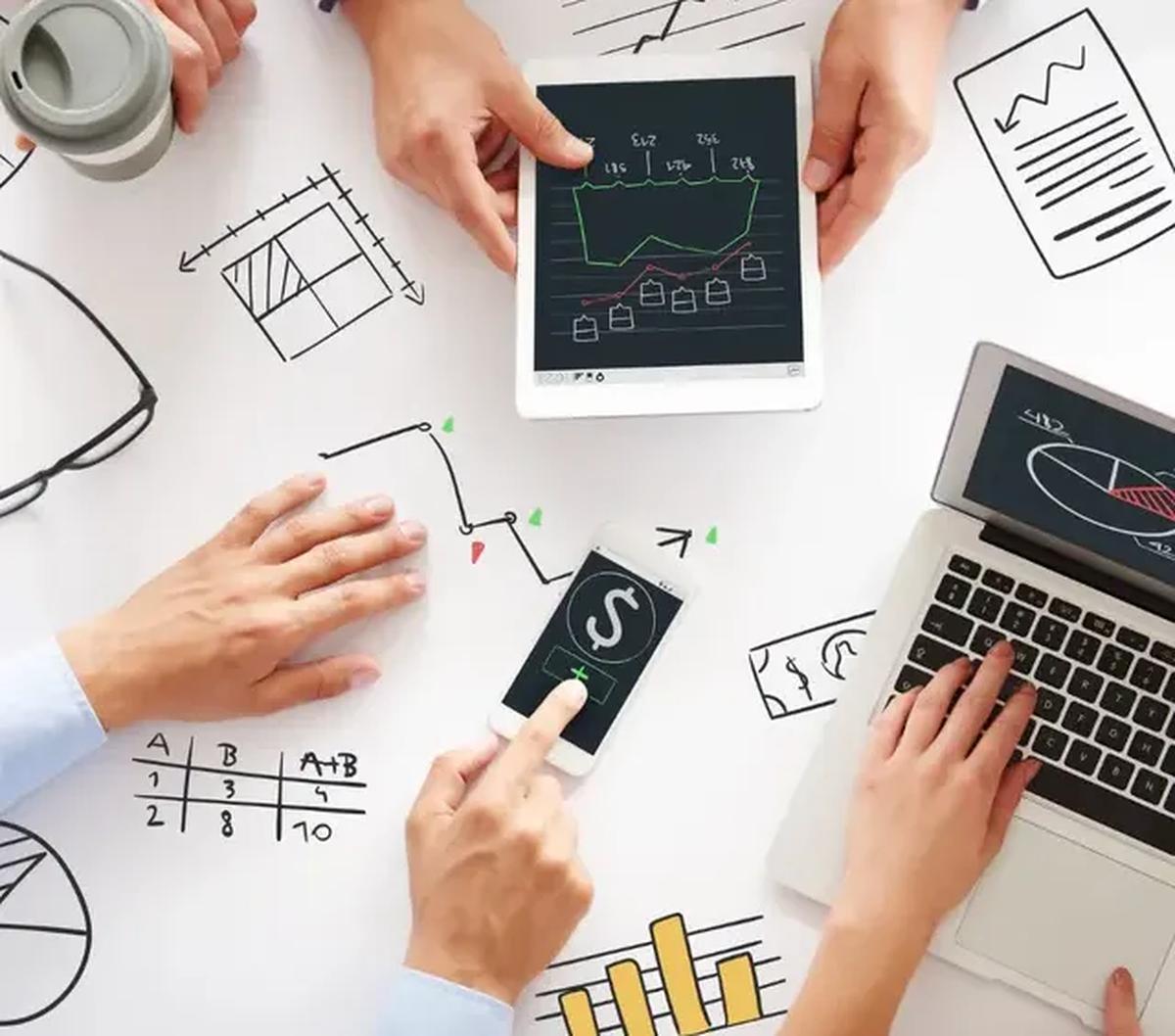 Sebagai seorang pebisnis, kita merupakan pemimpin yang akan mengomandoi keberhasilan bisnis yang kita jalani.
