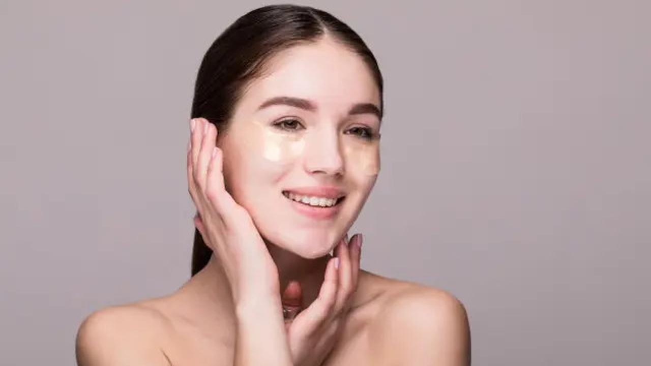 5 Dampak Buruk Mengeringkan Wajah dengan Handuk yang Bisa Anda Alami
