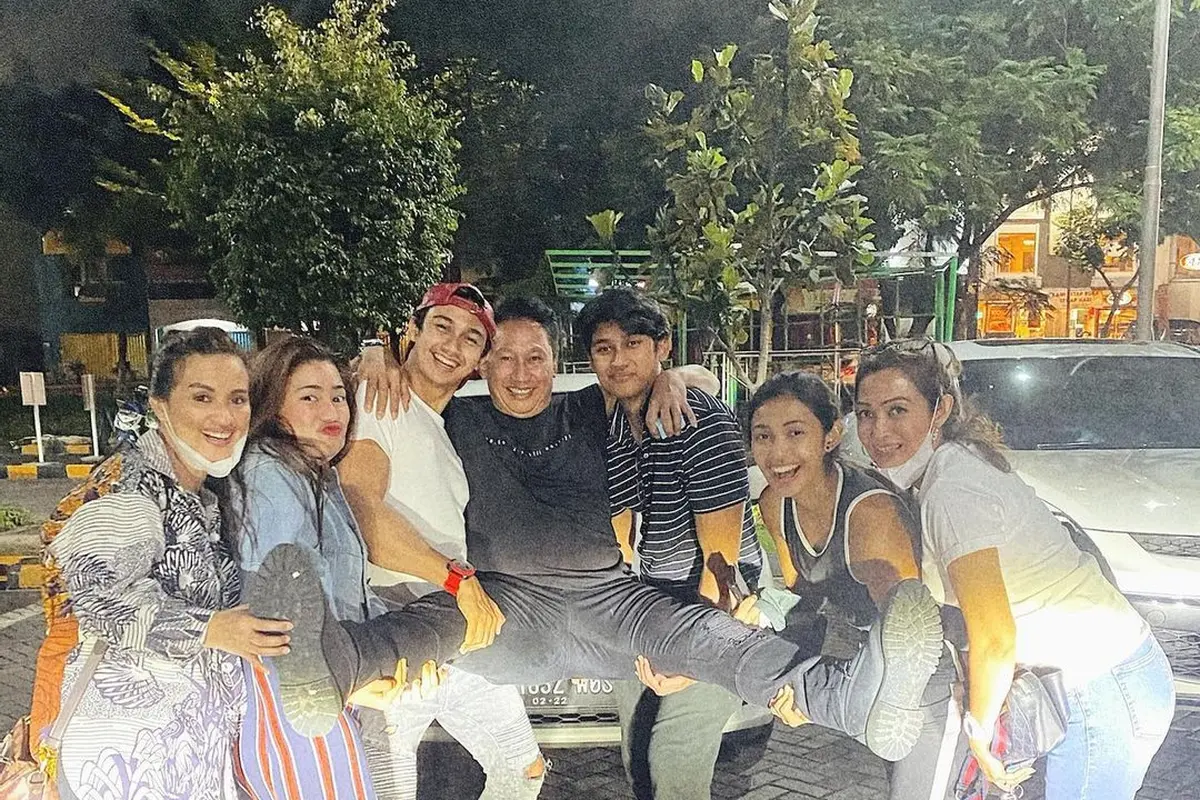 Rayakan Ultah Calon Mertua, Ini 6 Kedekatan Felicya Angelista dan Keluarga Caesar Hito