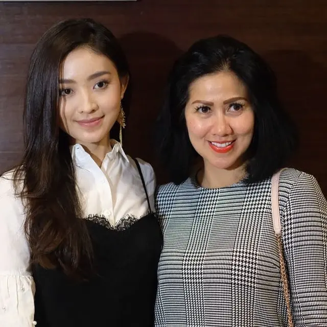 6 Potret Venna Melinda Bareng Teman Dekat Buah Hatinya, Penuh Kehangatan
