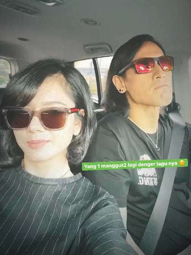 Jarang Terekspos, Ini 7 Potret Mesra Chef Juna dan Kekasih