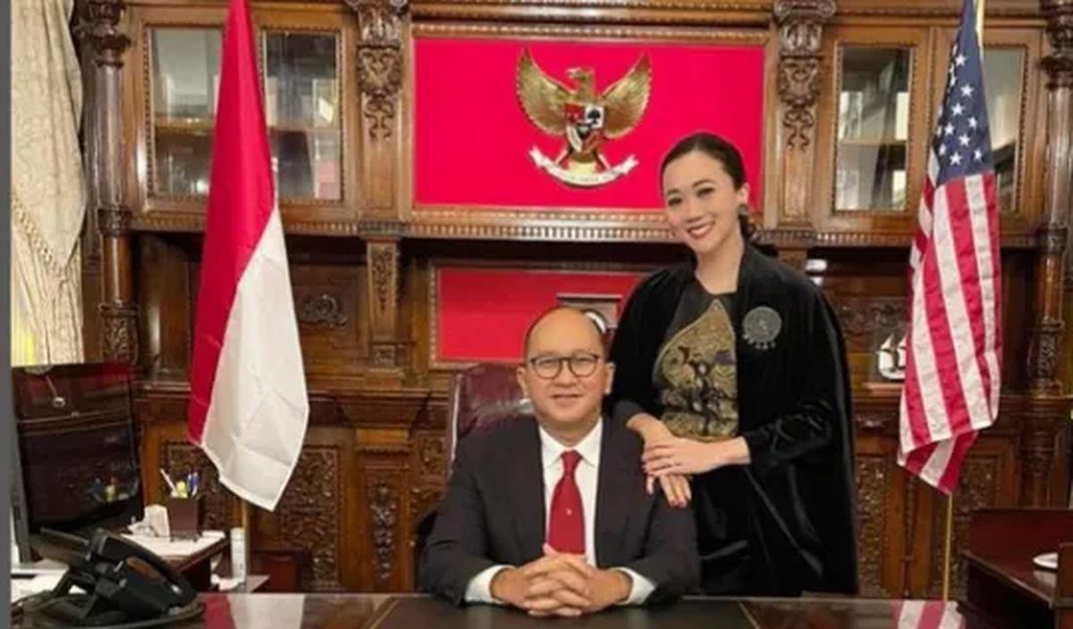 Sebelum jadi Wamen BUMN, Rosan merupakan pengusaha yang diberi tugas terakhir sebagai Dubes RI untuk Amerika Serikat.