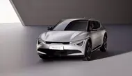 Kia EV6 Facelift 2025 menampilkan desain lampu depan baru dan peningkatan daya jelajah baterainya. (Kia)