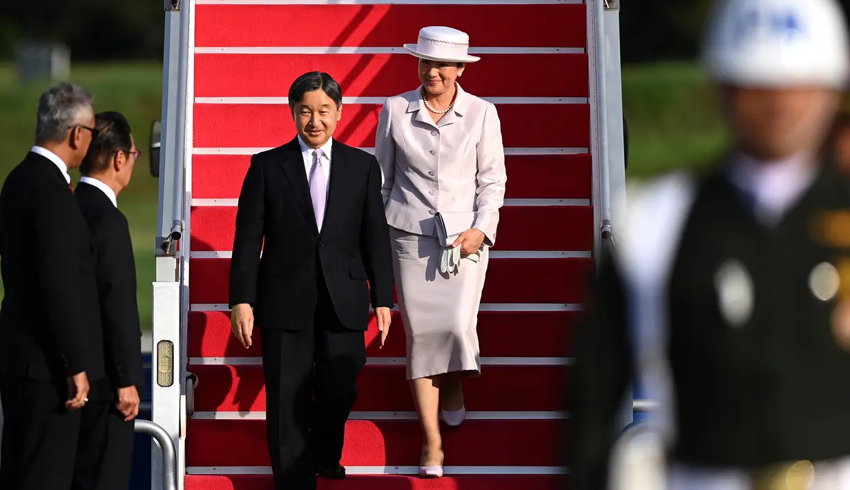 Rencananya, Naruhito juga akan berkunjung ke Yogyakarta. (ANTARA FOTO/POOL/Sigid Kurniawan)