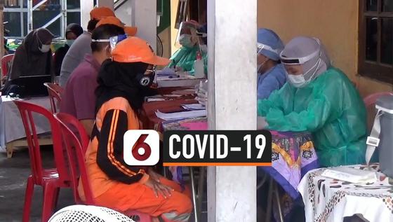 VIDEO: Satu Keluarga Terinfeksi Covid-19, Puluhan Warga Jalani Tes Swab