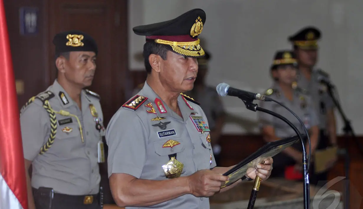 Kapolri Jenderal Sutarman saat memimpin acara pelantikan dan sertijab Kapolda di Mabes Polri, Jakarta, Jumat (9/1/2015). (Liputan6.com/Miftahul Hayat)