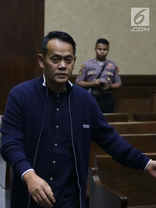 Terpidana suap pejabat Bakamla, Fahmi Darmawansyah jelang menjadi saksi pada sidang lanjutan dugaan suap terkait penambahan anggaran pengadaan satelit monitoring dan drone Bakamla dengan terdakwa Erwin Syaaf Arief, Pengadilan Tipikor, Jakarta, Senin (5/8/2019). (Liputan6.com/Helmi Fithriansyah)