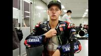 Fabio Quartararo mengalami kecelakaan saat balapan MotoGP Aragon 2022 yang baru melewati tiga tikungan. (AFP/Toshifumi Kitamura)