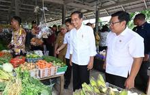 VIDEO: Momen Unik! Jokowi & Emak-Emak Nyentrik Salam Komando, Kacamata Hitam Rambut Pirang