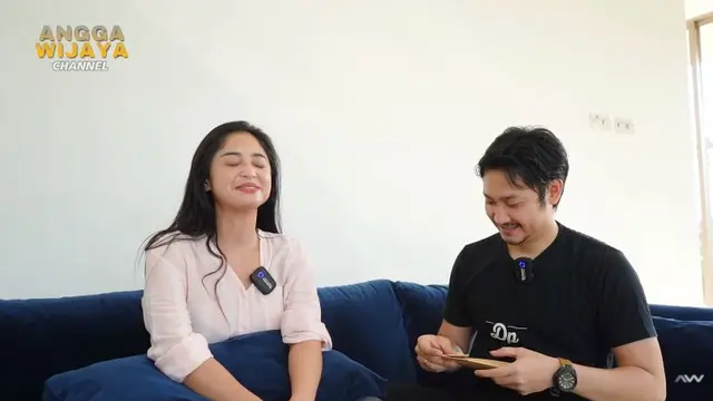 7 Momen Haru Bahagia Dewi Perssik Dapat Nafkah Pertama Kali dari Angga Wijaya