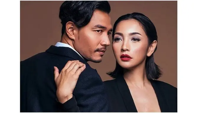 Keduanya berasal dari dunia hiburan, Hesti lebih dikenal sebagai presenter, sementara Edo bermain film.