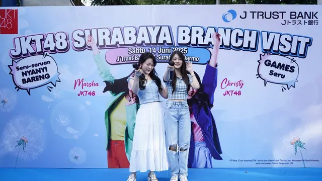 Christy dan Marsha, dua anggota terkenal dari grup idola JKT48, baru-baru ini menjalin kolaborasi menarik dengan J Trust Bank.