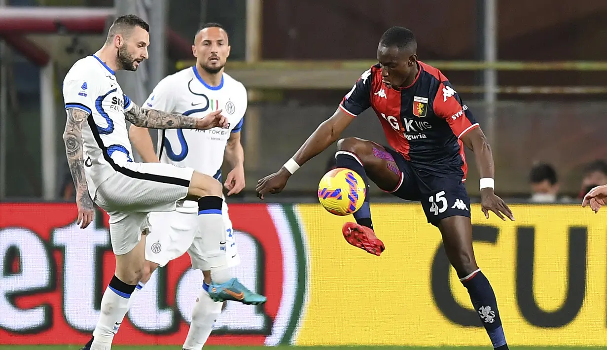 Hingga laga usai skor 0-0 tetap bertahan yang membuat Marcelo Brozovoic dan kawan-kawan gagal menyamai perolehan pemuncak klasemen sementara AC Milan yang sebelumnya juga tertahan imbang 1-1 oleh Udinese. (LaPresse via AP/Tano Pecoraro)