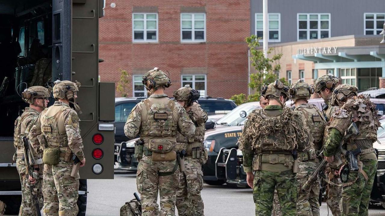 Aparat kepolisian di Maine, Amerika Serikat memperpanjang operasi pencarian besar-besaran untuk mengejar pelaku&nbsp;penembakan massal di Kota Lewiston, Robert R Card, hingga Jumat (27/10) pagi waktu setempat.