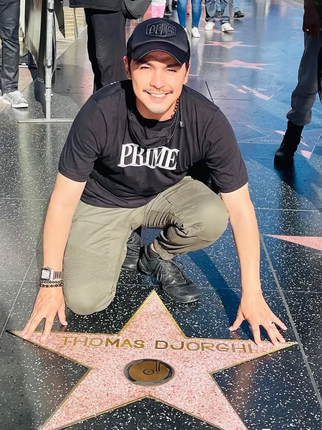 Thomas Djorghi makin terlihat tampan meski usianya tak lagi muda